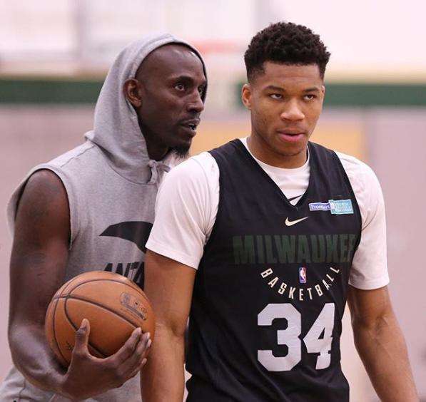 使库里不得 使库里不得